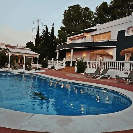 Tess Arenas Villa