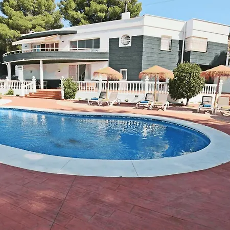 Villa Tess Arenas