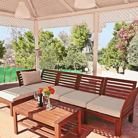 Tess Arenas Villa